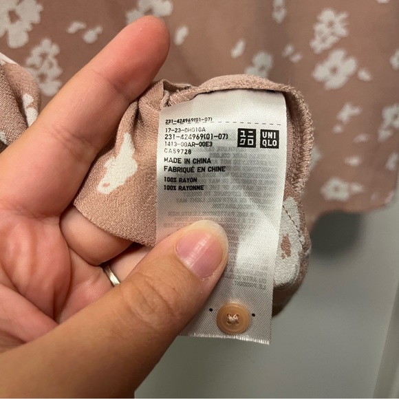Uniqlo Pink Floral Blouse size xs - Picture 4 of 6